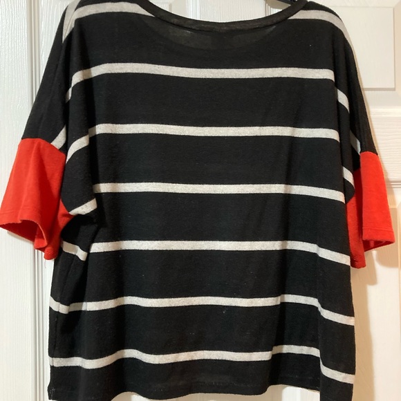 Black & White Stripe blouse - Picture 4 of 4